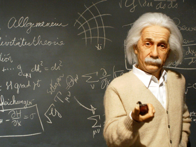 Fondo de pantalla Einstein and Formula 640x480