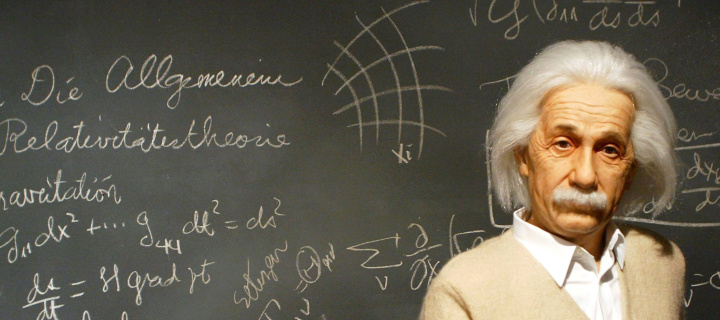 Einstein and Formula wallpaper 720x320