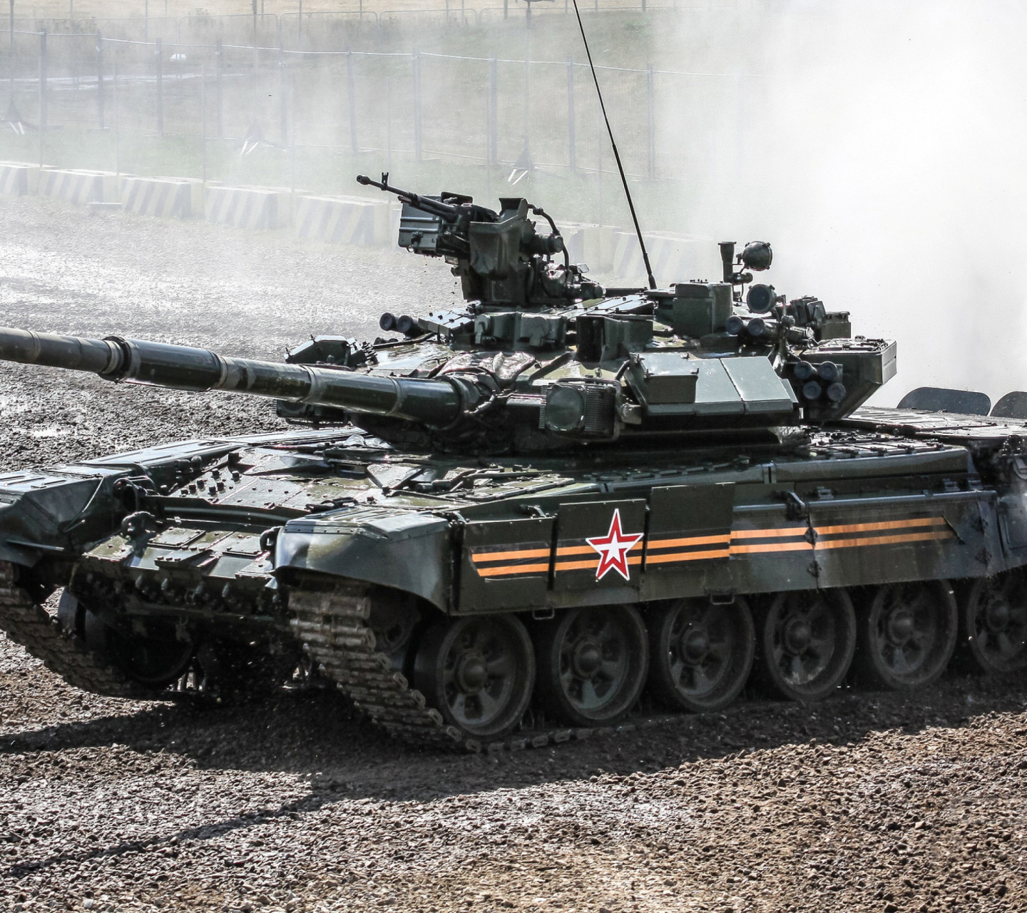 Обои Armoured fighting vehicle 1440x1280
