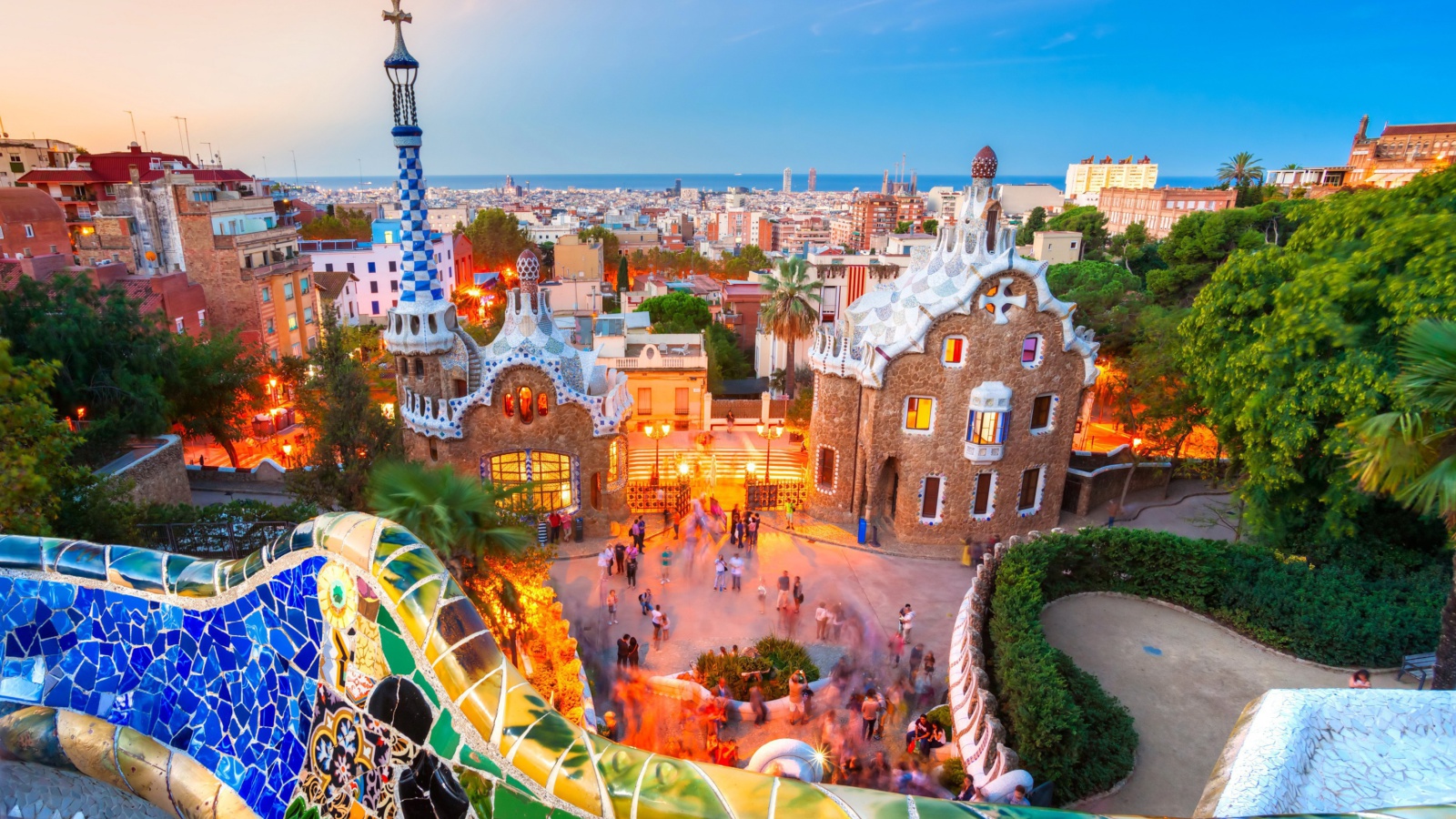 Sfondi Park Guell in Barcelona 1600x900