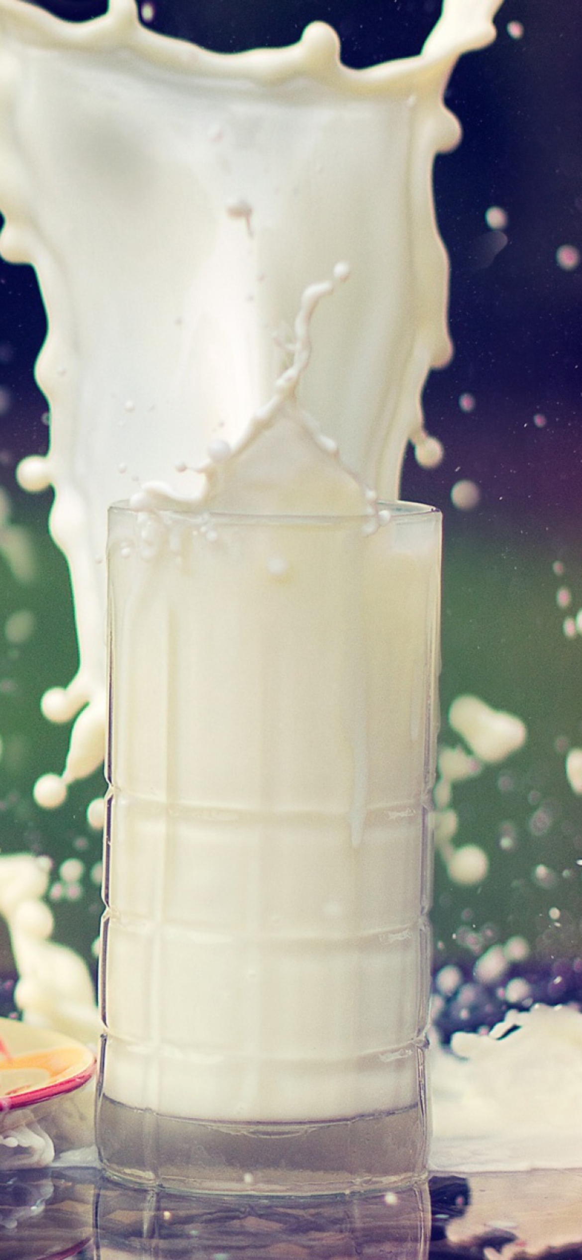 Das Glass Of Milk Wallpaper 1170x2532