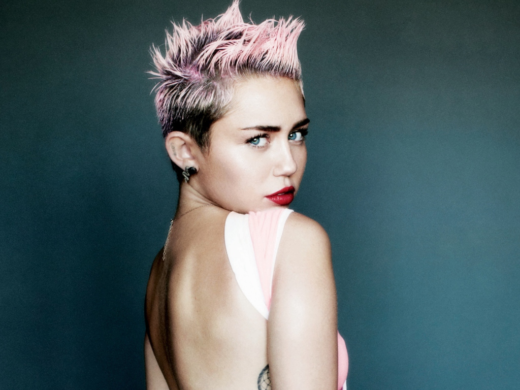 Das Miley Cyrus For V Magazine Wallpaper 1024x768