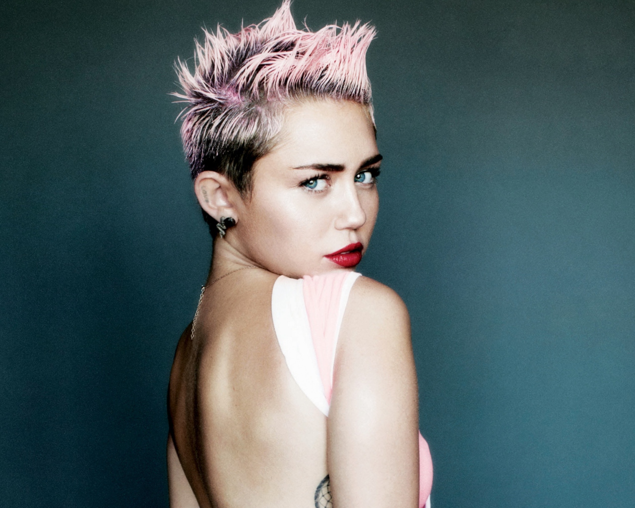 Miley Cyrus For V Magazine wallpaper 1280x1024