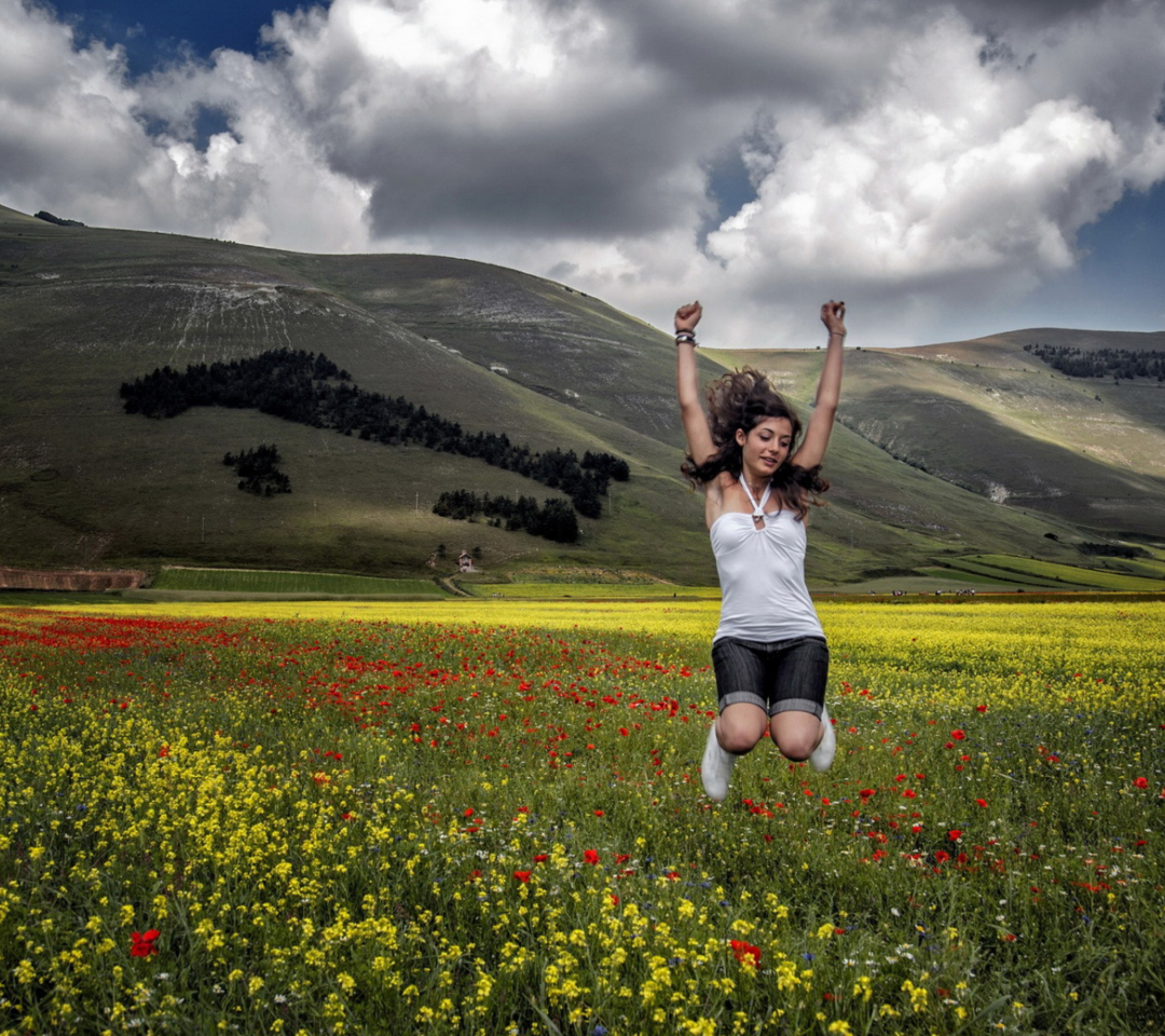 Happy Girl Jumping wallpaper 1080x960