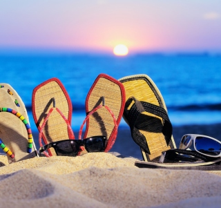 Sandals And Sunglasses sfondi gratuiti per Samsung Breeze B209