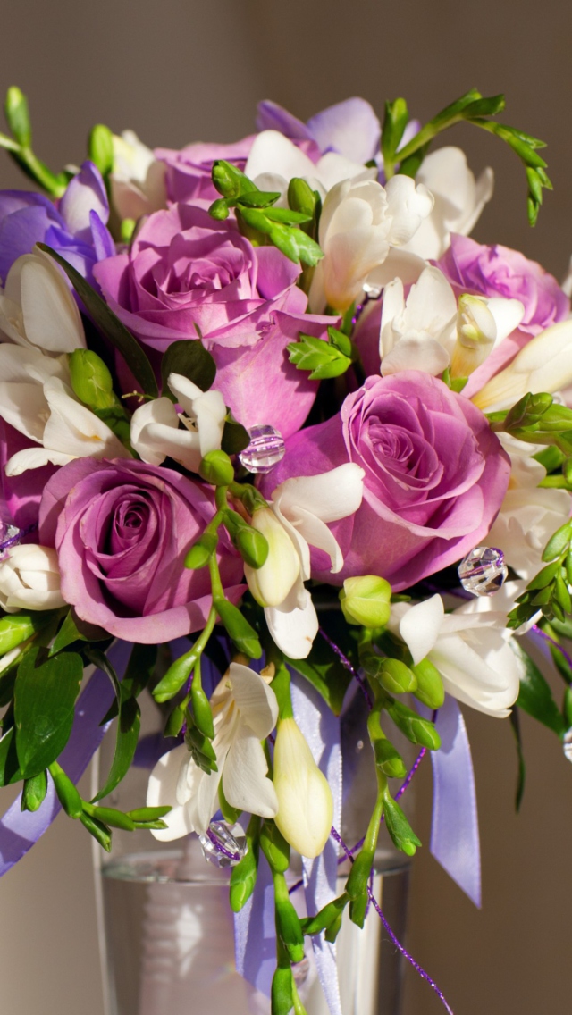 Bouquet In Vase wallpaper 640x1136
