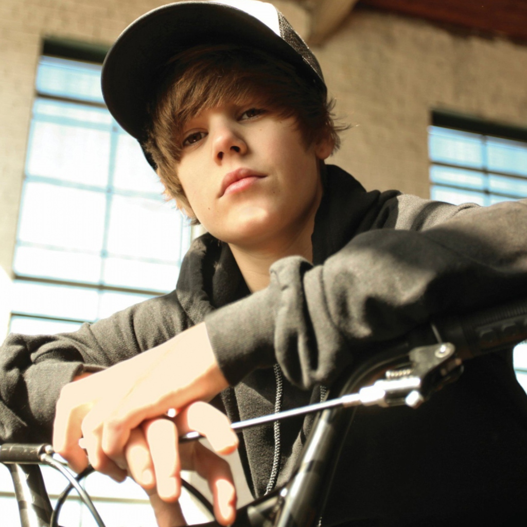 Justin Bieber screenshot #1 1024x1024