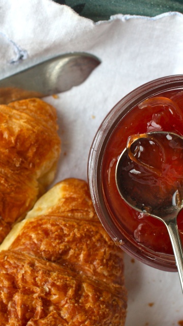 Fondo de pantalla Croissants and Jam 360x640