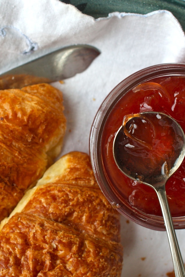 Croissants and Jam wallpaper 640x960