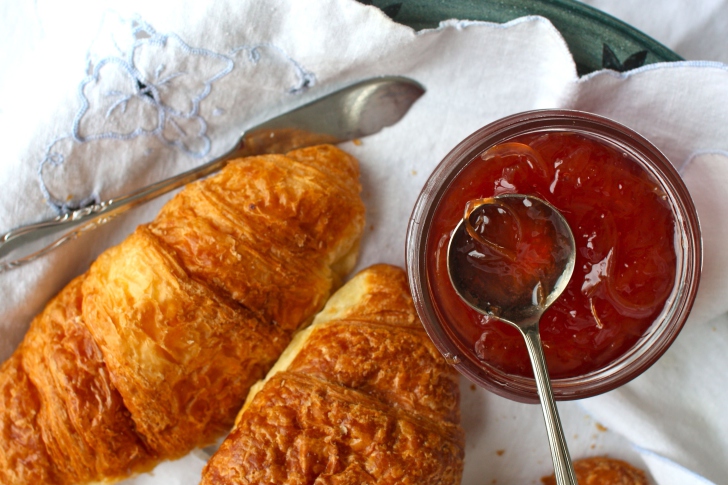 Fondo de pantalla Croissants and Jam