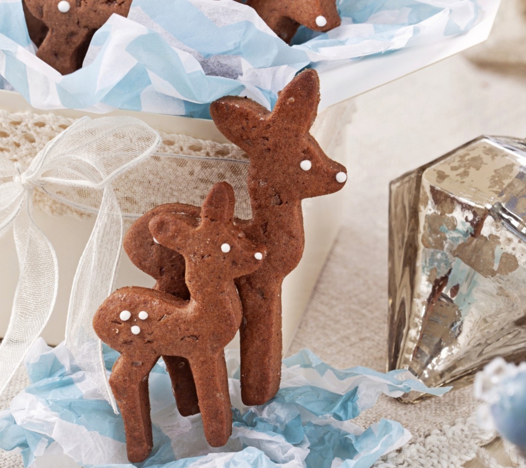 Обои Christmas Deer Cookies 1080x960