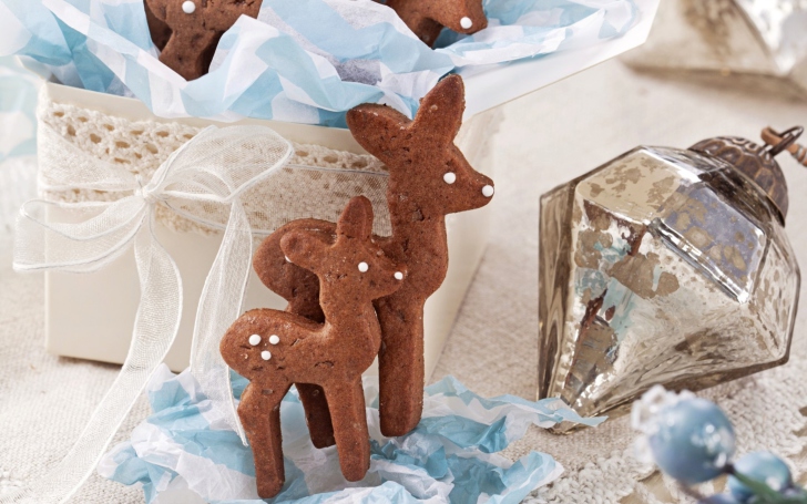 Обои Christmas Deer Cookies