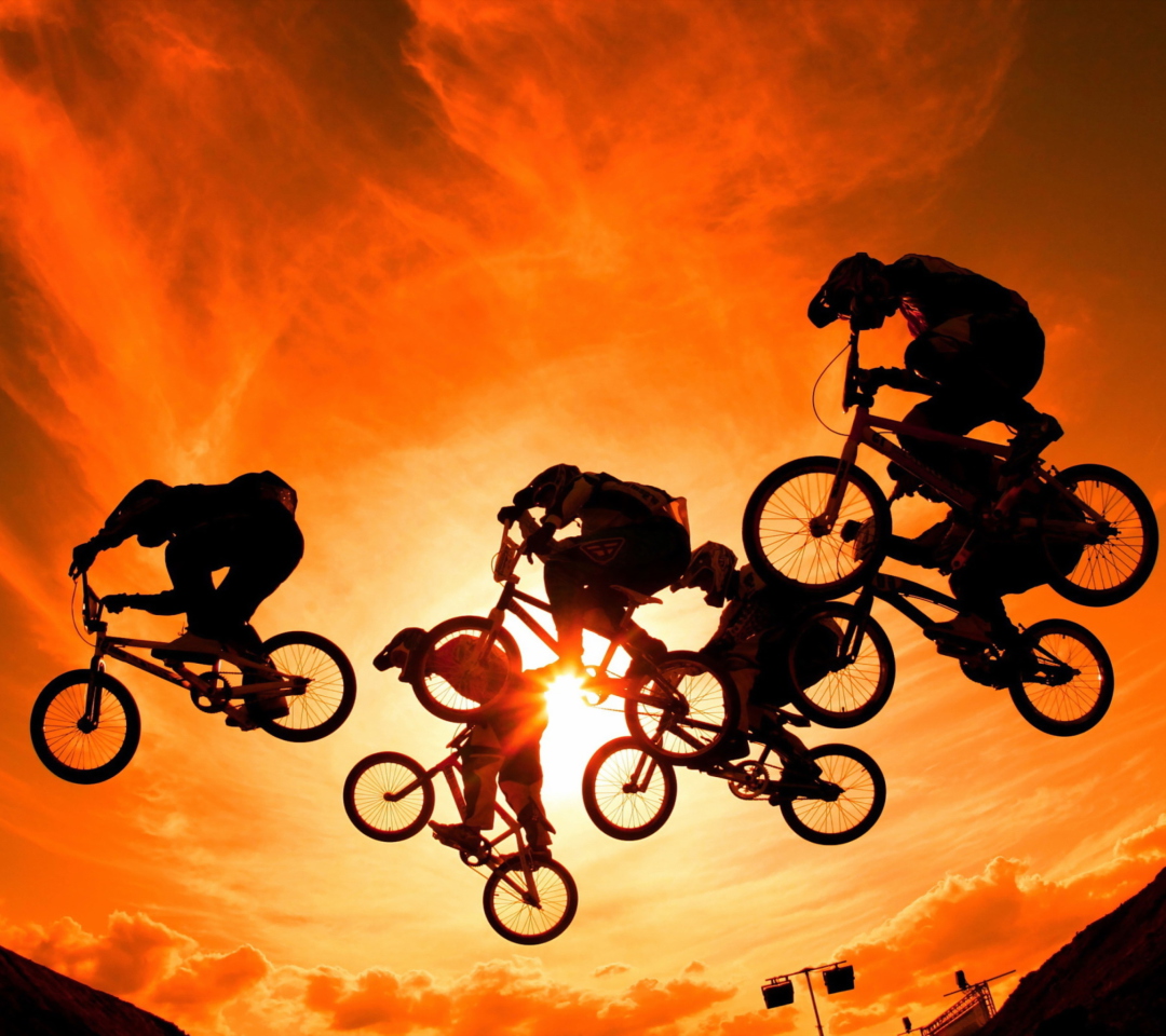 Das Bikers In The Sun Wallpaper 1080x960