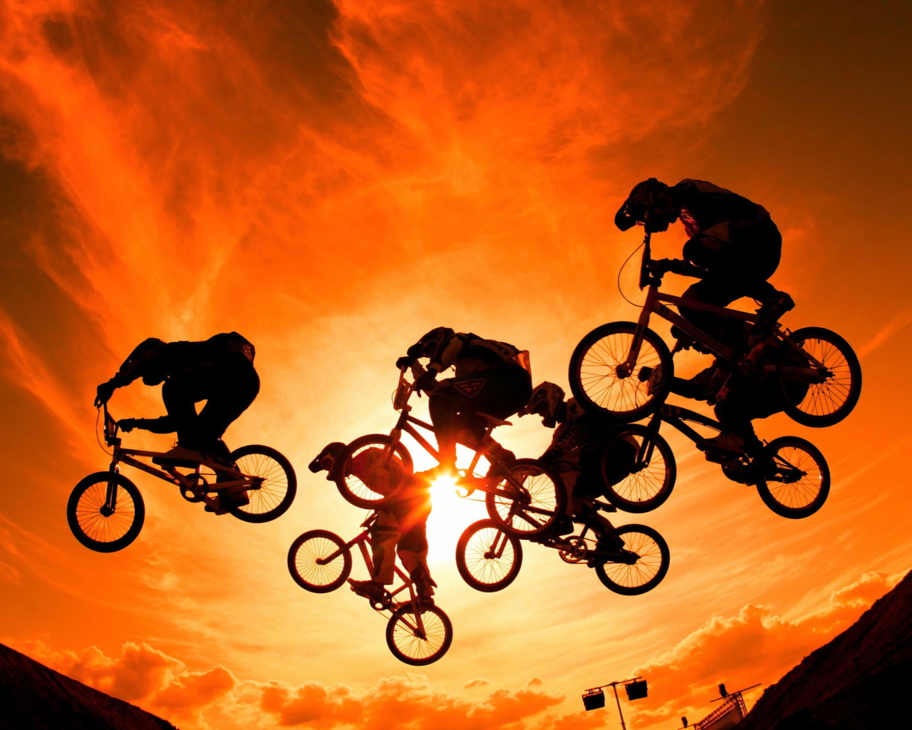Fondo de pantalla Bikers In The Sun 1280x1024