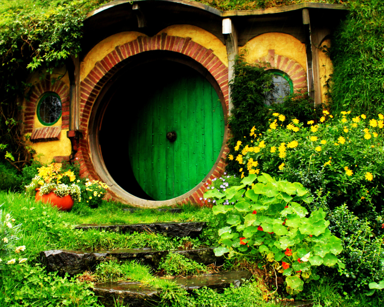 Hobbit House wallpaper 1280x1024