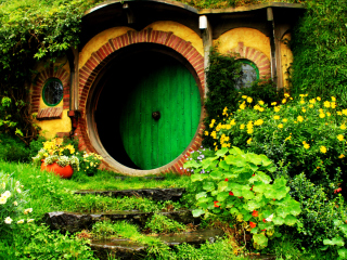Fondo de pantalla Hobbit House 320x240