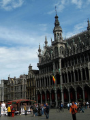 Das Brussels Grand Place on Main Square Wallpaper 132x176