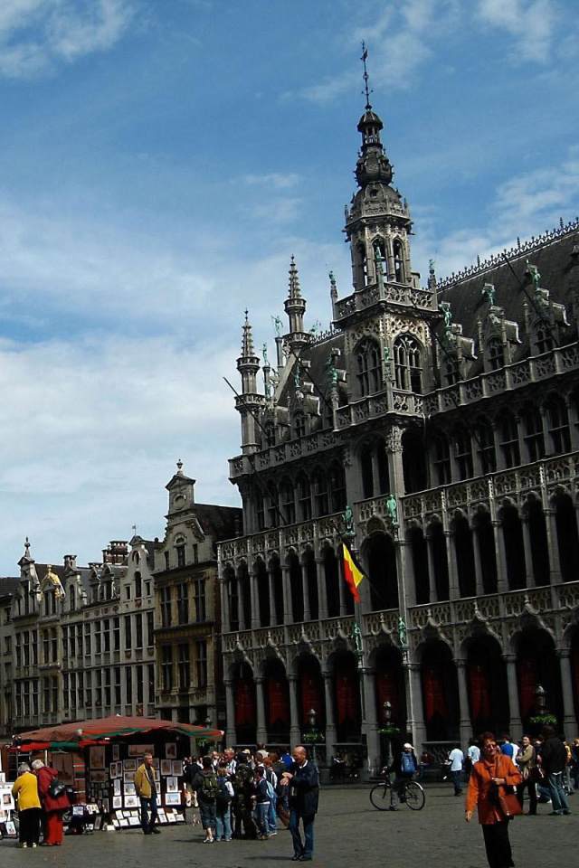 Brussels Grand Place on Main Square wallpaper 640x960