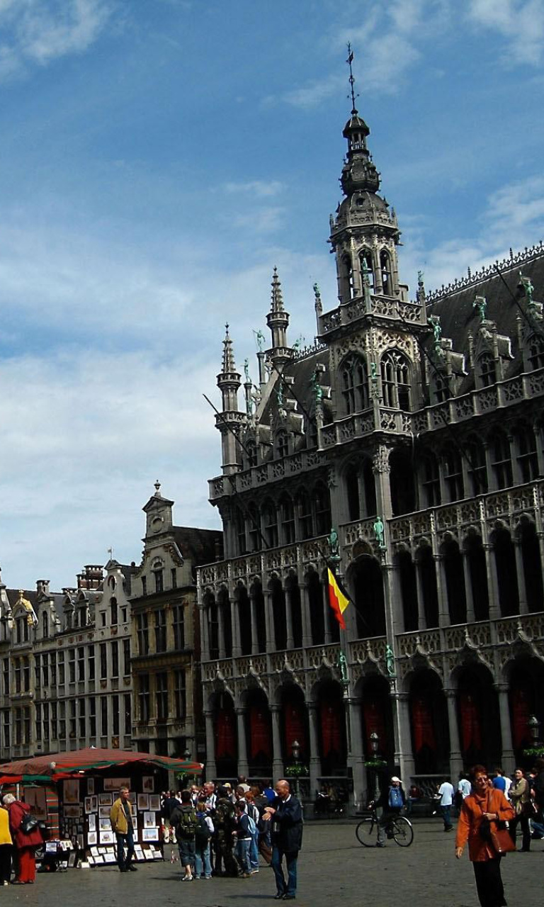 Das Brussels Grand Place on Main Square Wallpaper 768x1280