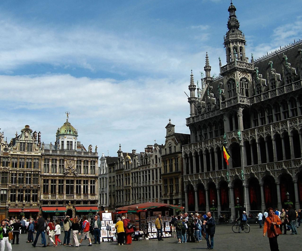 Das Brussels Grand Place on Main Square Wallpaper 960x800