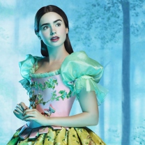 Das Lilly Collins As Snow White Wallpaper 208x208