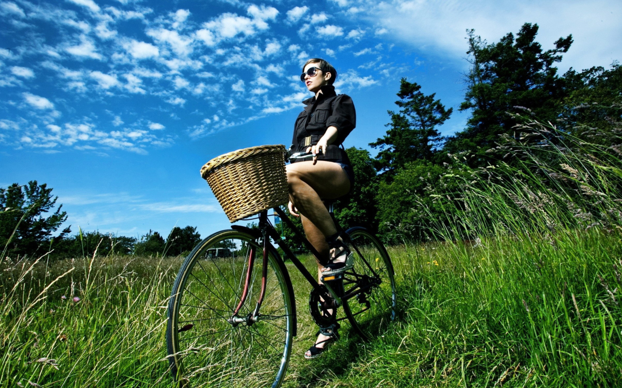 Fondo de pantalla Bicycle Ride 1280x800