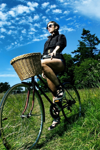 Das Bicycle Ride Wallpaper 320x480