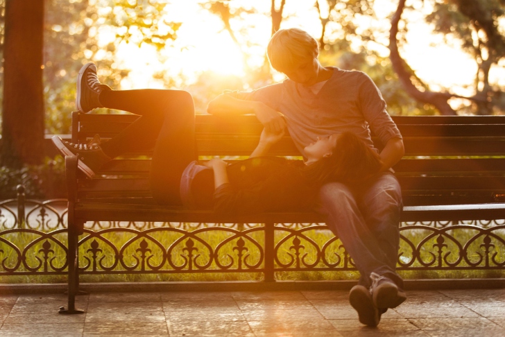 Fondo de pantalla Romance In Park