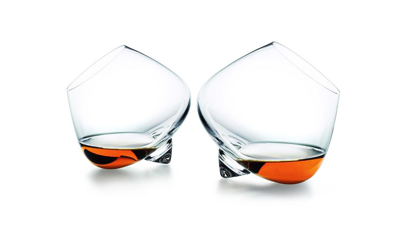 Sfondi Cognac Glasses 1366x768