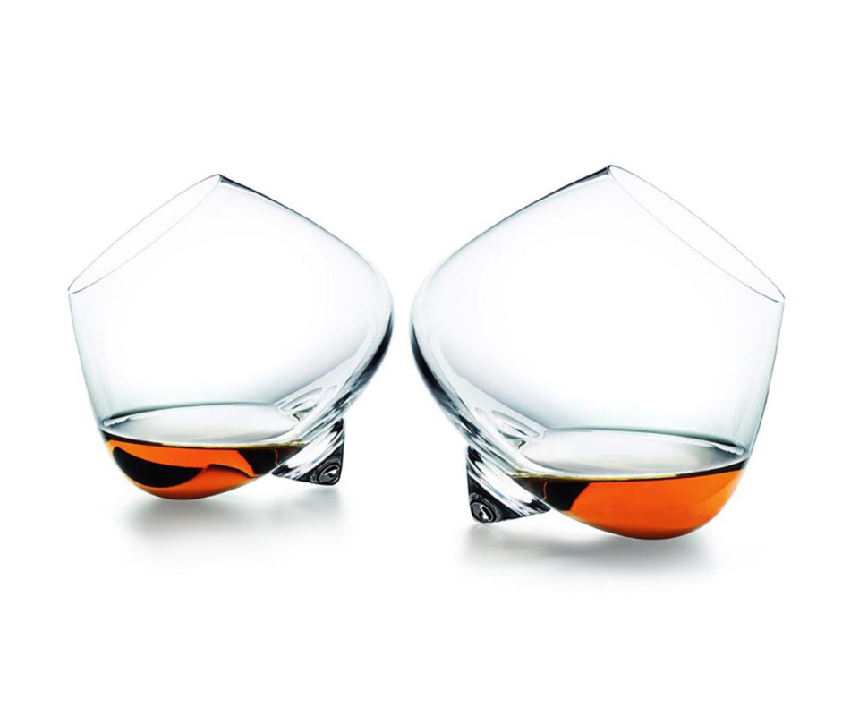 Cognac Glasses wallpaper 960x800
