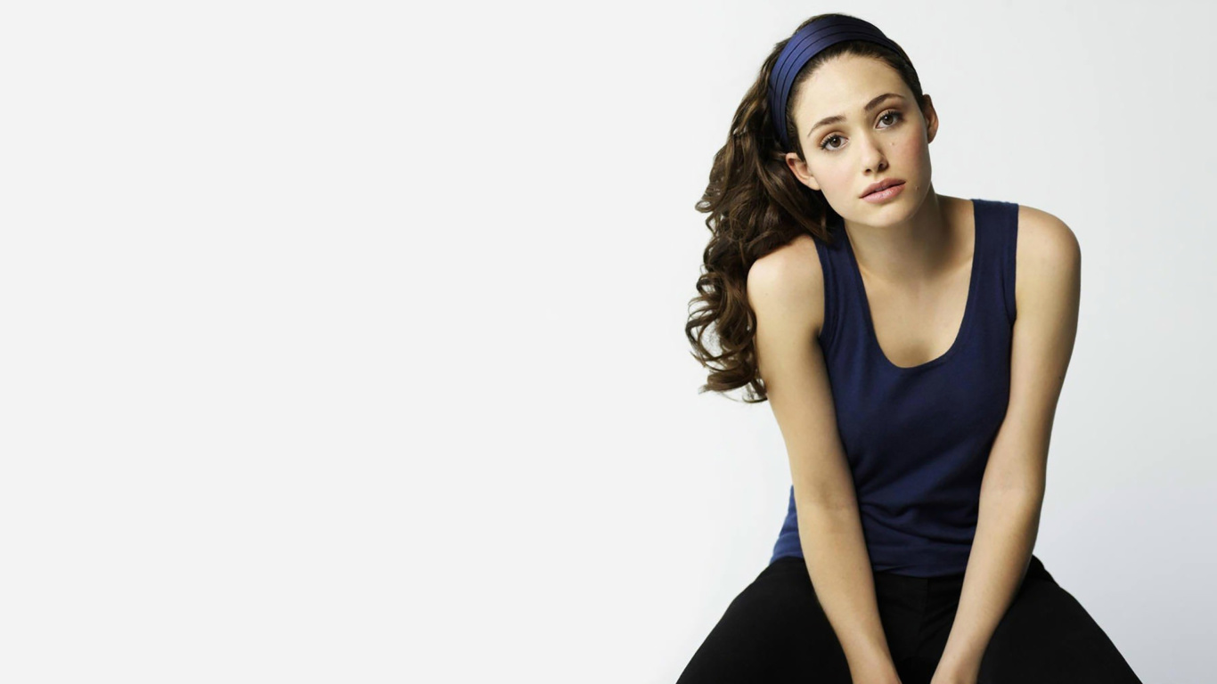 Das Emmy Rossum in Sweet Clothes Wallpaper 1366x768