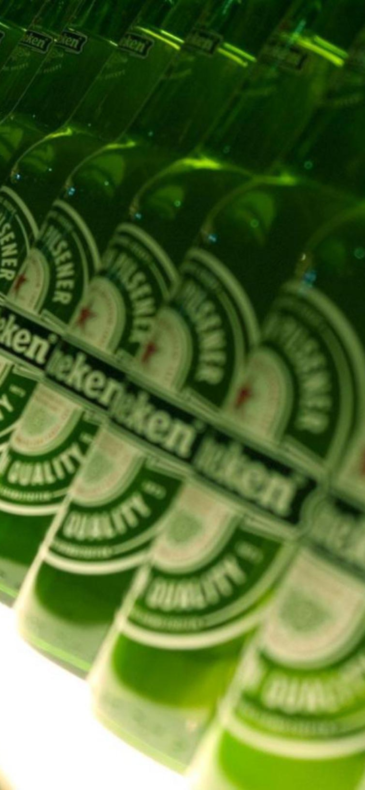Обои Heineken Bottles 1170x2532