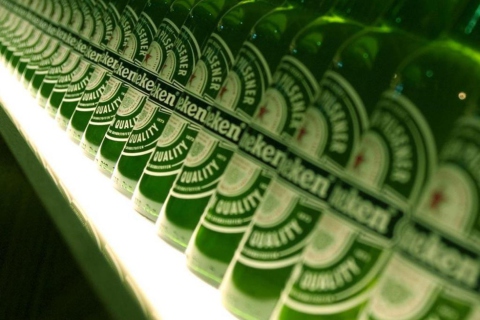 Обои Heineken Bottles 480x320