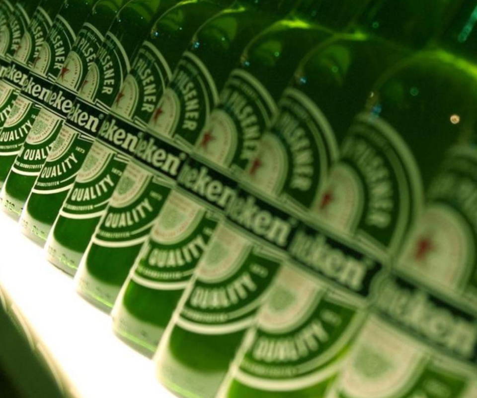 Fondo de pantalla Heineken Bottles 960x800