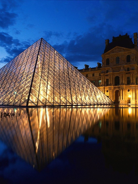 Fondo de pantalla Pyramid at Louvre Museum - Paris 480x640