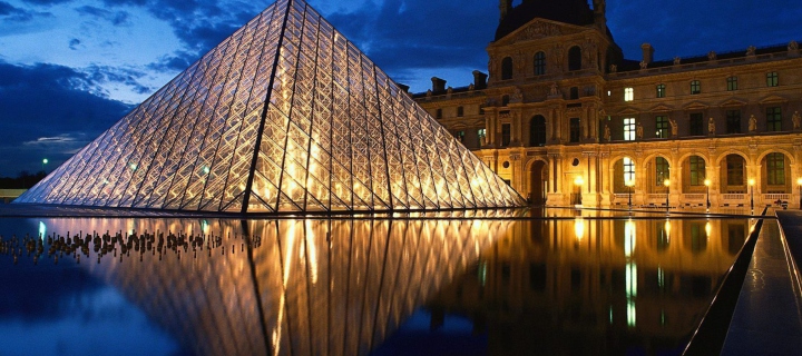 Обои Pyramid at Louvre Museum - Paris 720x320