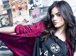 Lucy Hale - Obrázkek zdarma pro Fullscreen 1152x864