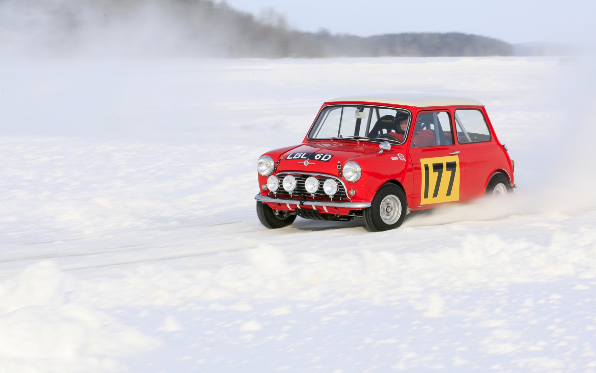 Sfondi Red Mini In Snow 1920x1200