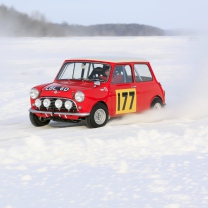 Das Red Mini In Snow Wallpaper 208x208