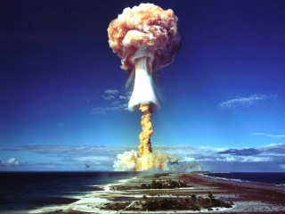 Das Nuclear Explosion Wallpaper 320x240