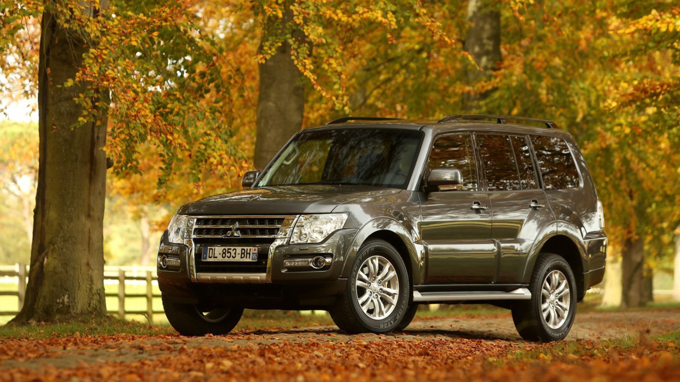 Das Mitsubishi Pajero Wallpaper 1366x768