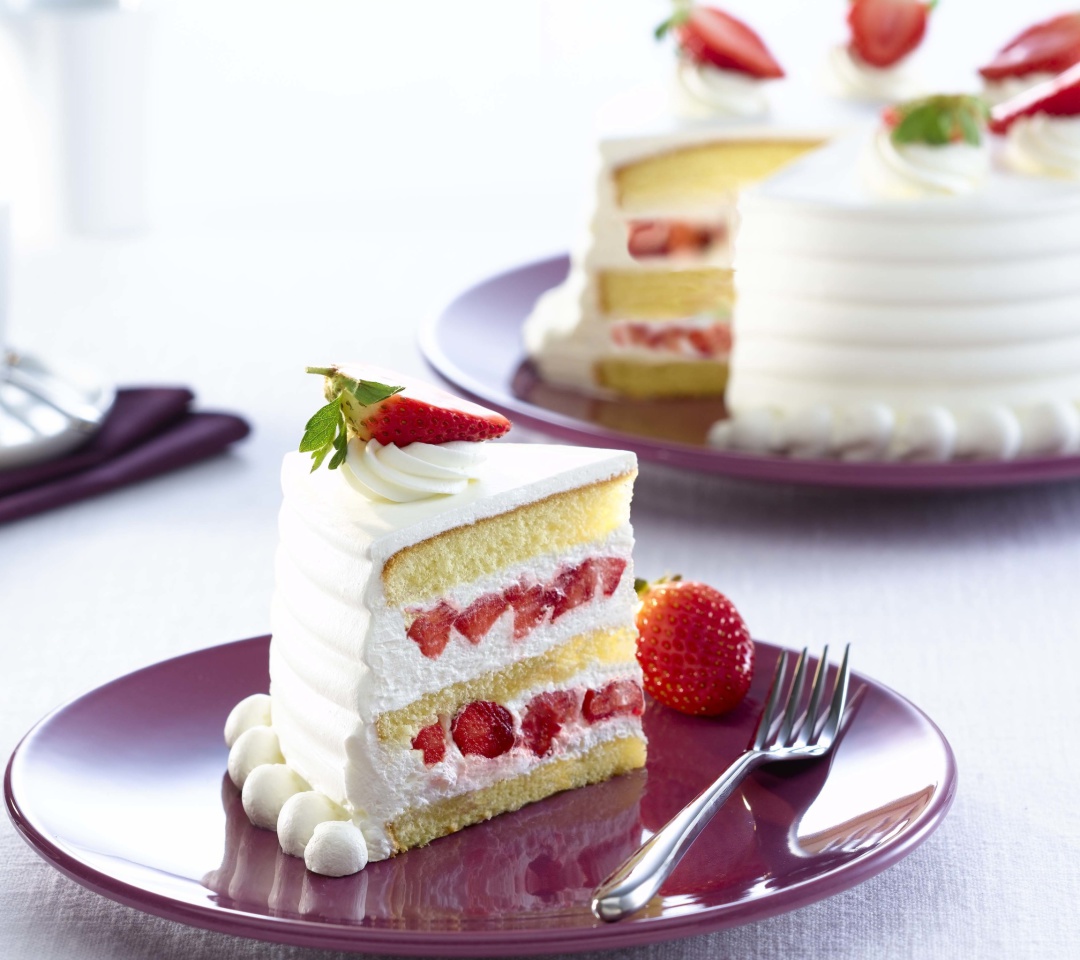 Sfondi Fresh Strawberry Cake 1080x960