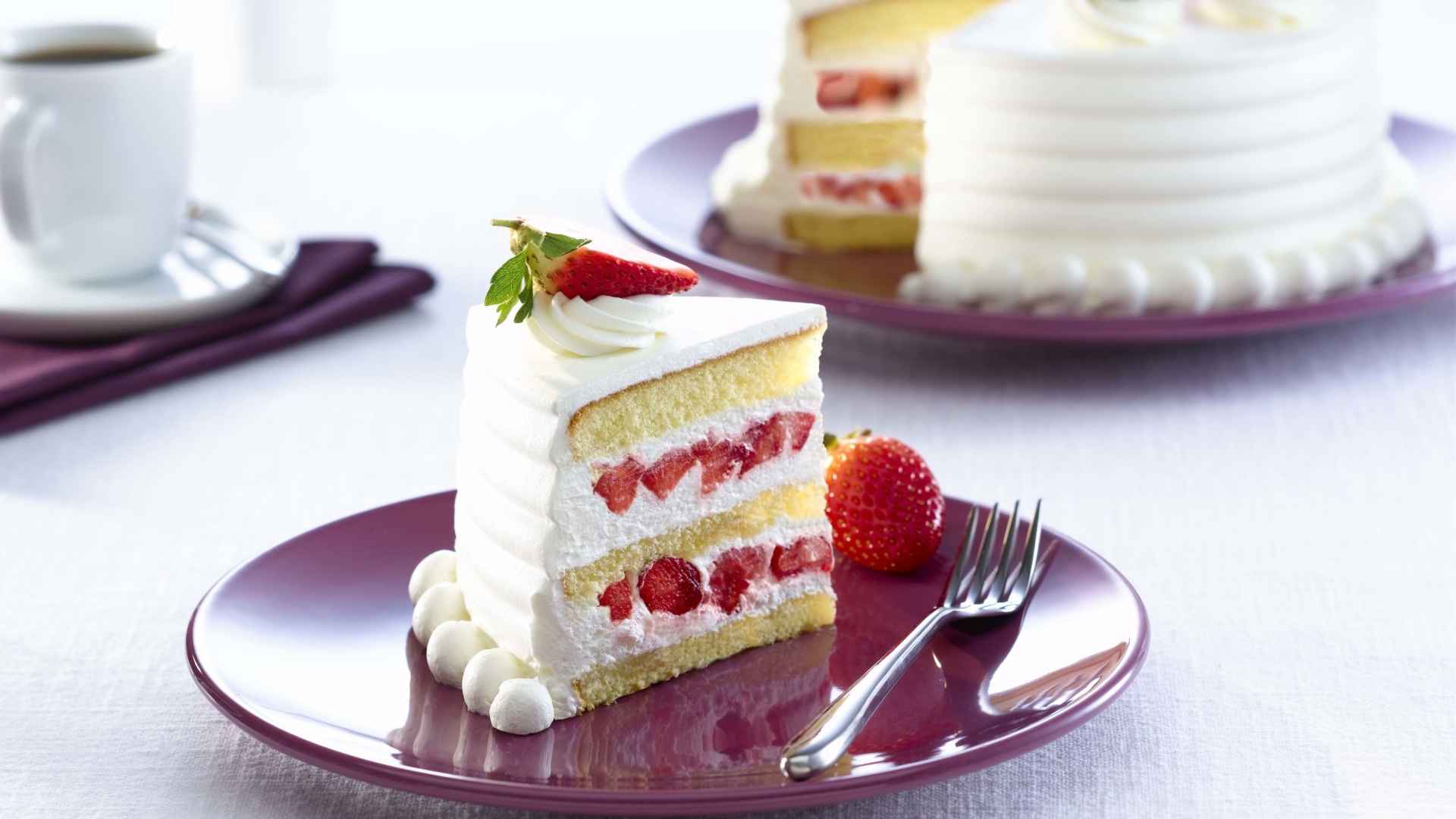 Sfondi Fresh Strawberry Cake 1920x1080
