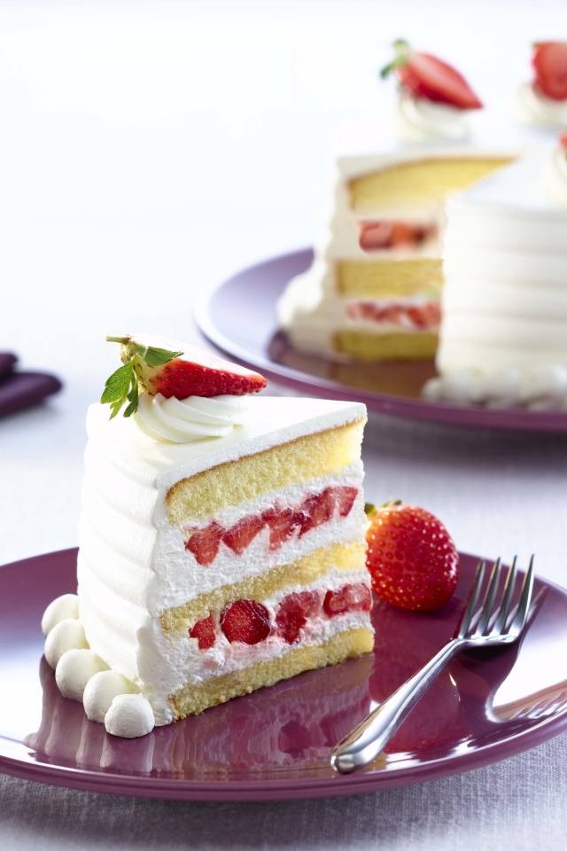 Screenshot №1 pro téma Fresh Strawberry Cake 640x960