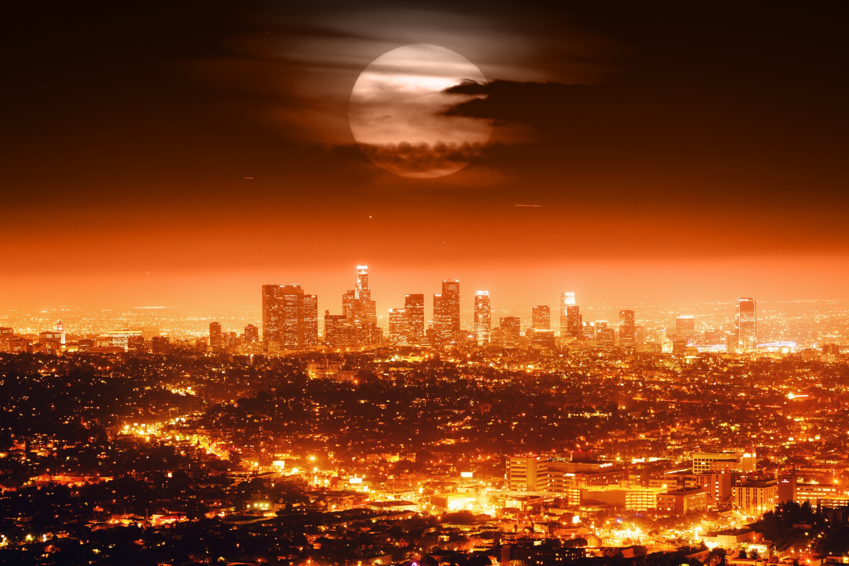 Screenshot №1 pro téma Full Moon Above Los Angeles 2880x1920