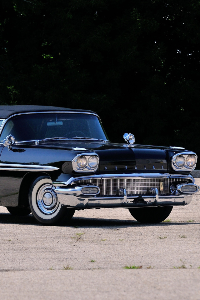 Das 1958 Pontiac Chieftain Wallpaper 640x960
