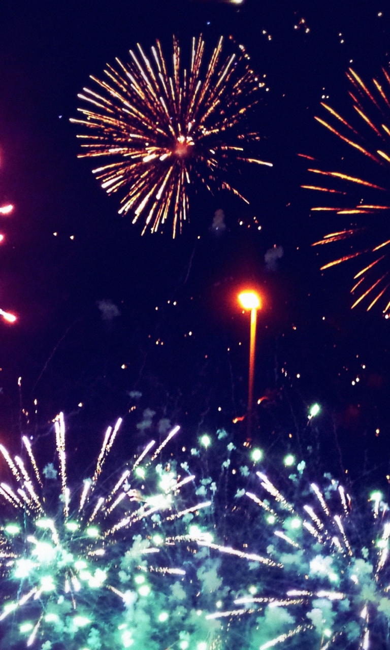 Fireworks wallpaper 768x1280