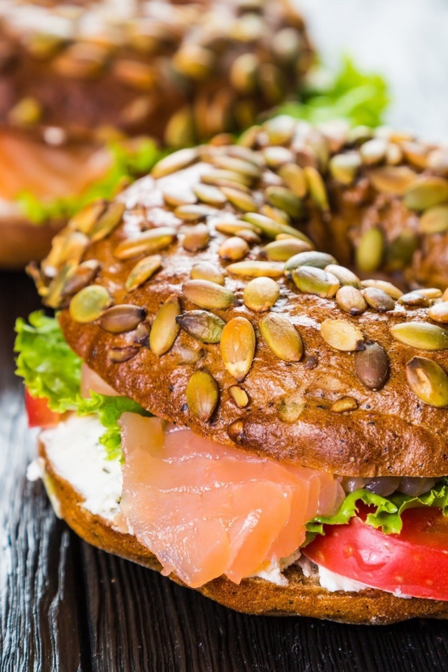 Bagel with Salmon wallpaper 640x960