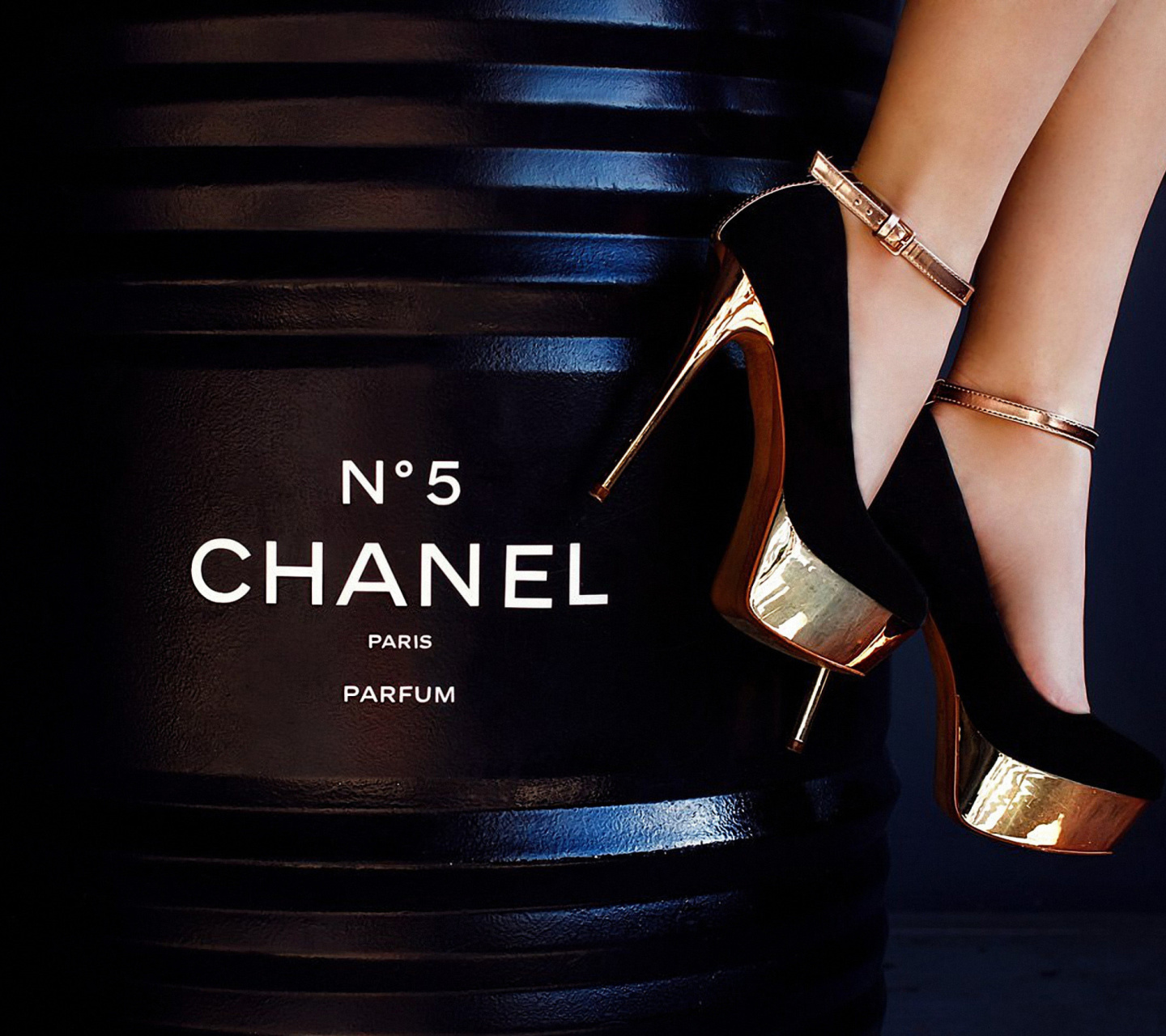 Fondo de pantalla Chanel 5 1440x1280