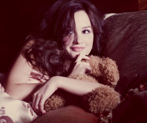 Fondo de pantalla Leighton Meester With Teddy Bear 480x400